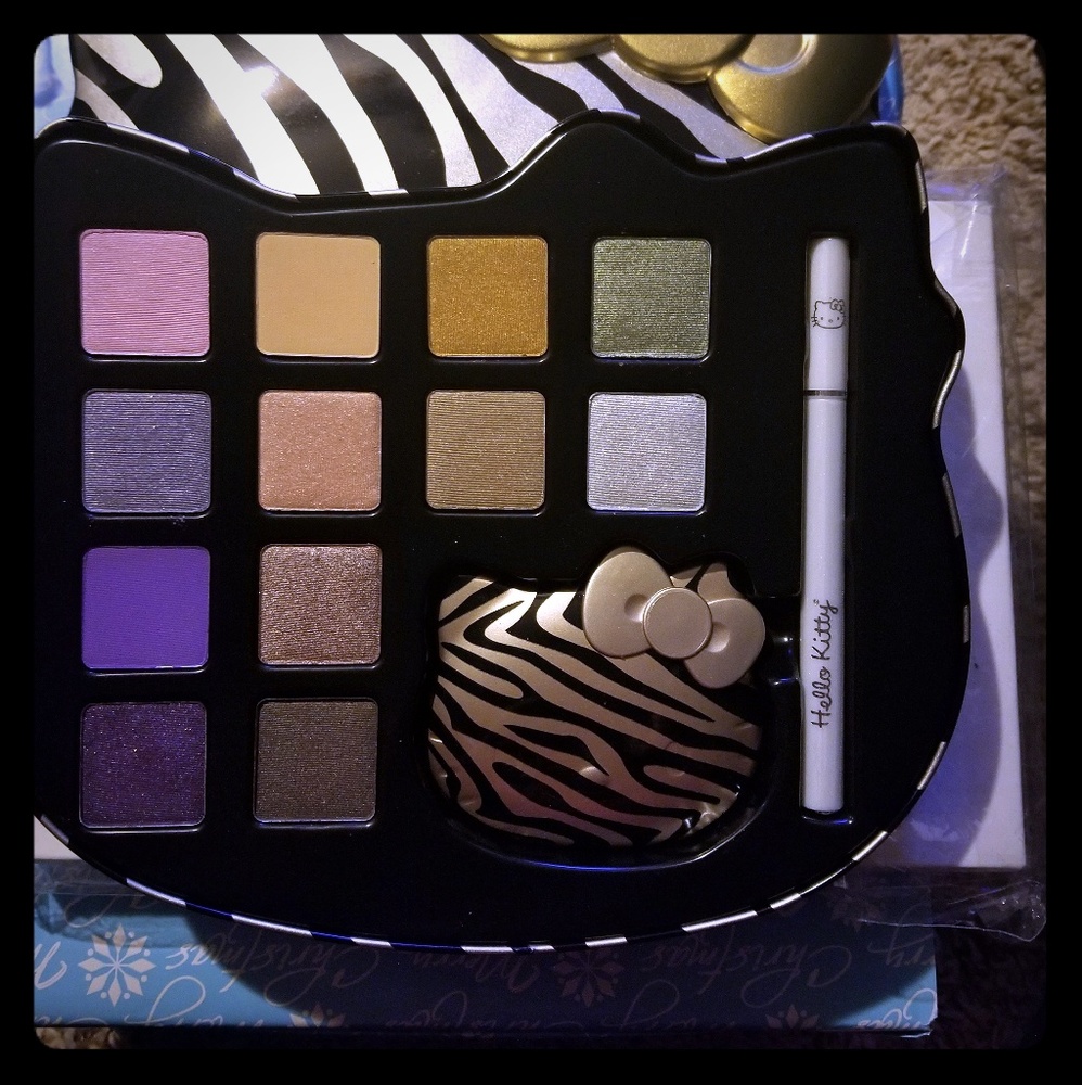 Hello kitty collection palette
